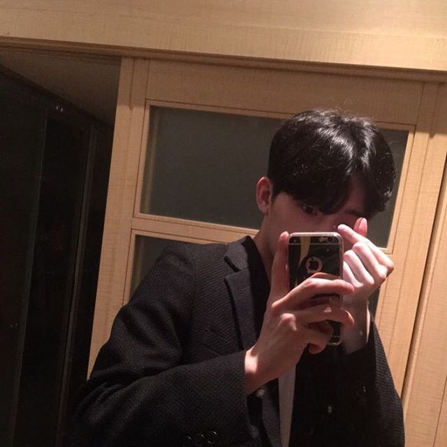 仲信妮晶