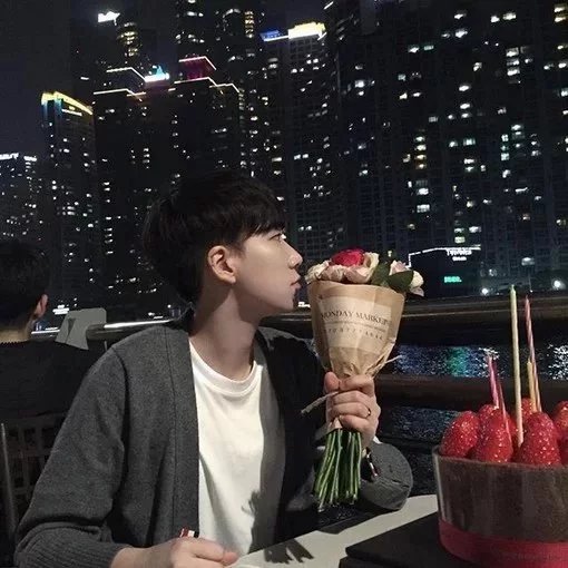 裘姣悦宏