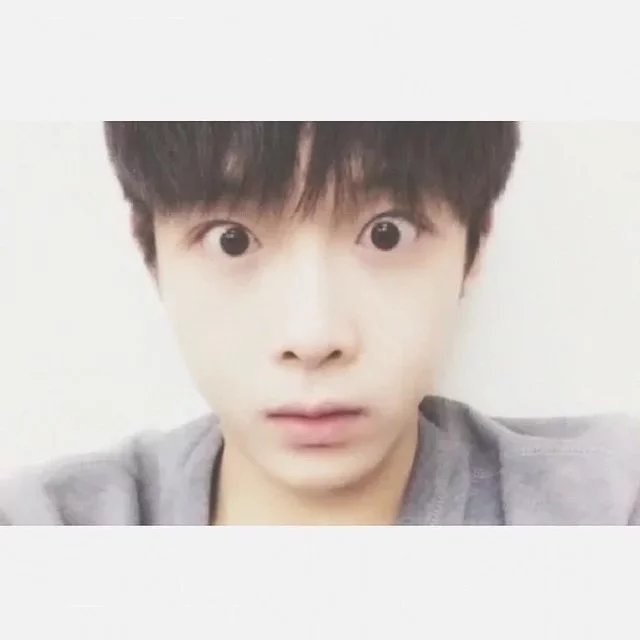 窦朗翰裕
